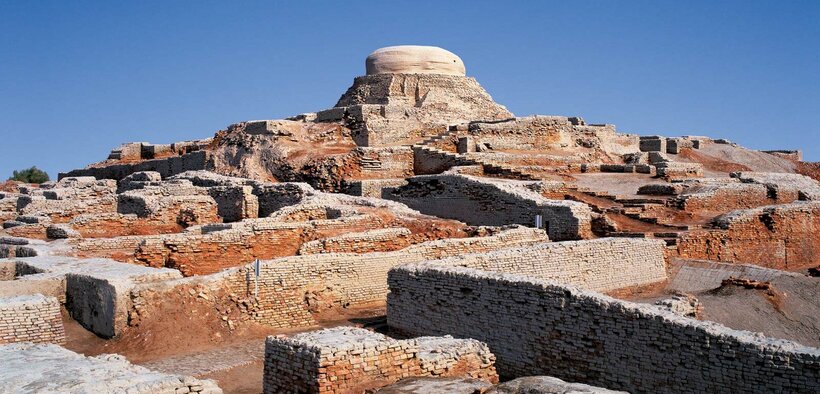 Remains tower Mohenjo daro province Pakistan Sindh 1600x768