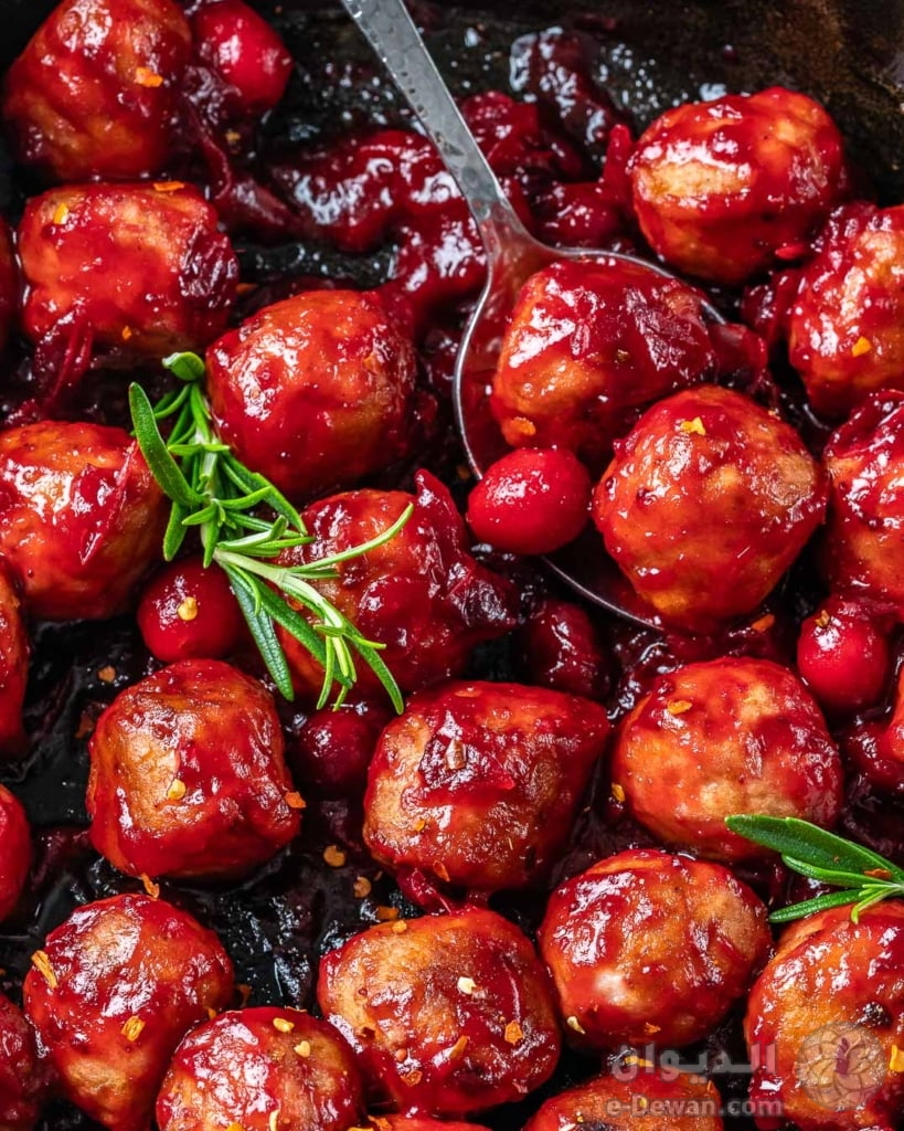 Chicken meatballs in cranberry sauce 8 e1700414117110 819x1024