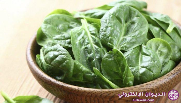 127 162002 putting raw spinach healthiest way eat 700x400